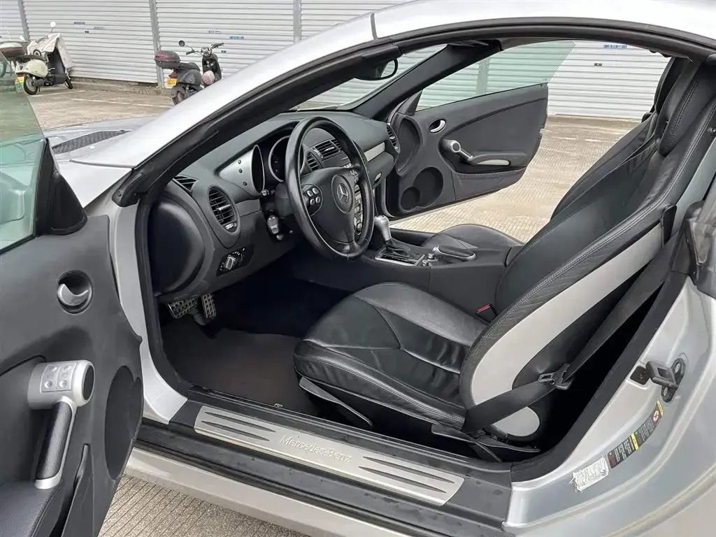 2004 Mercedes-Benz SLK Class 1.8T 184HP L4 5AT,autocango,china used car exporter,china ev exporter,chinese used car exporter,chinese used ev exporter