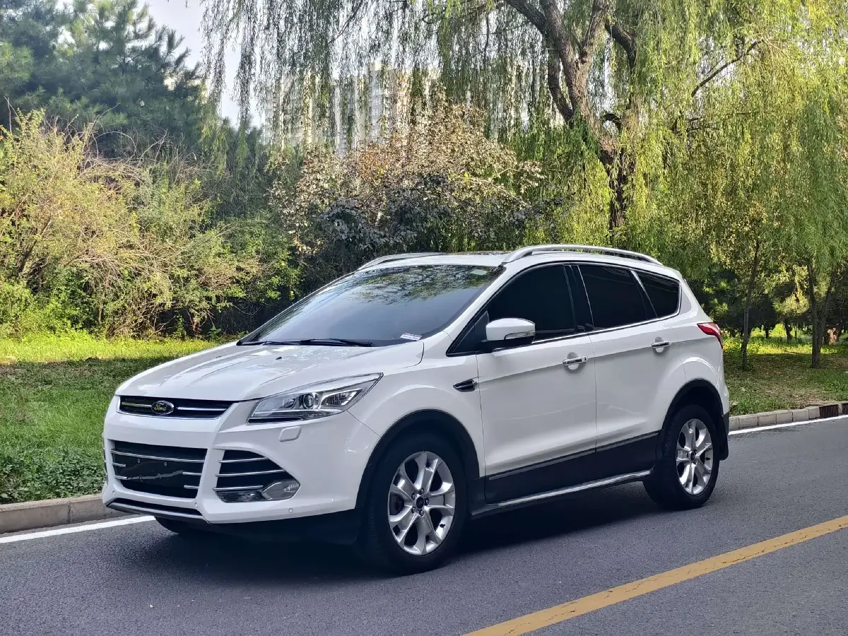2013 Ford Kuga 2.0T 242HP L4 6AT