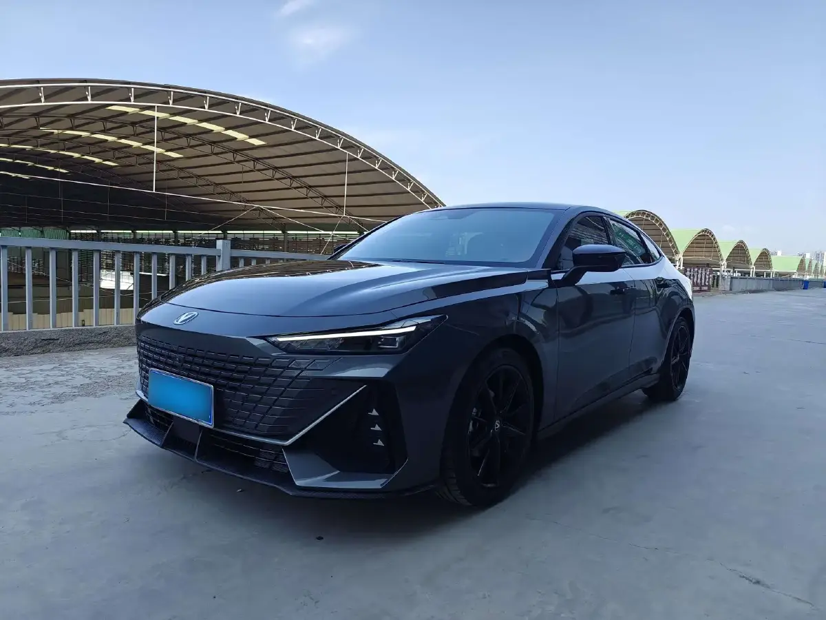 2022 ChangAn UNI-V 1.5T 188HP L4 7DCT