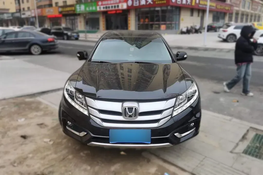 2016 Honda Crosstour 2.4L 197HP L4 5AT,autocango,china used car exporter,china ev exporter,chinese used car exporter,chinese used ev exporter
