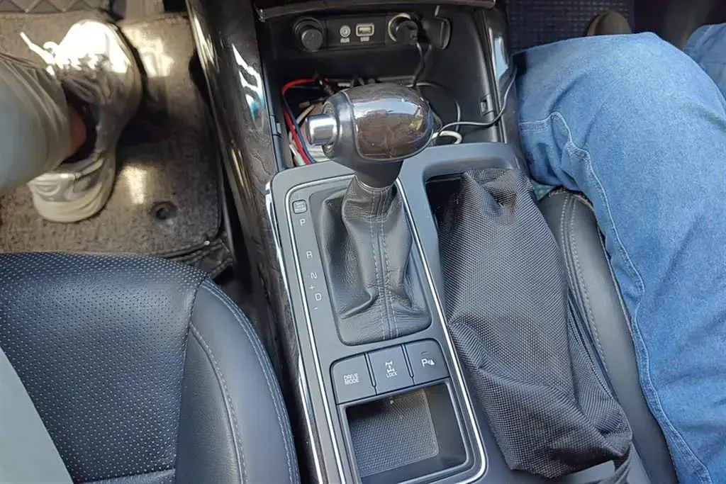 2015 Kia Sorento 2.4L 188HP L4 6AT,autocango,china used car exporter,china ev exporter,chinese used car exporter,chinese used ev exporter