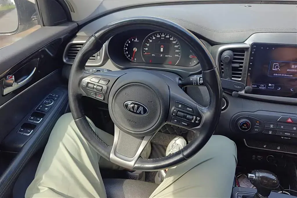 2015 Kia Sorento 2.4L 188HP L4 6AT,autocango,china used car exporter,china ev exporter,chinese used car exporter,chinese used ev exporter