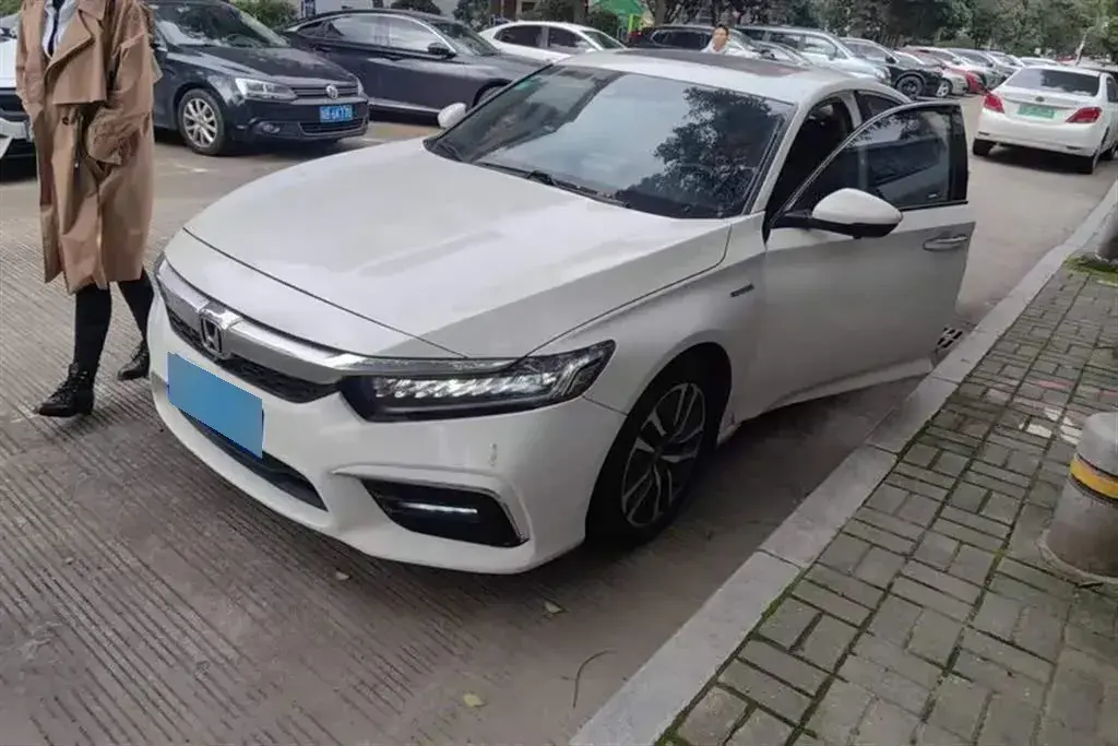 2019 Honda Inspire 2.0L 146HP L4 E-CVT Hybrid