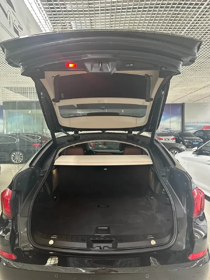 2017 BMW 5 Series GT 2.0T 245HP L4 8AT,autocango,china used car exporter,china ev exporter,chinese used car exporter,chinese used ev exporter