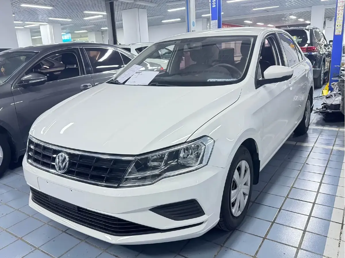 2017 Volkswagen Jetta 1.5L 110HP L4 5MT