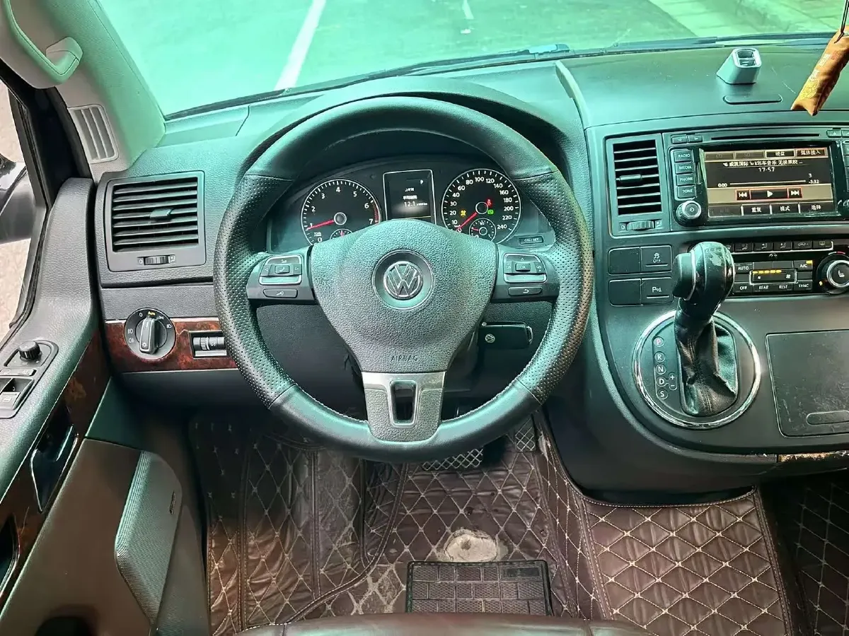2012 Volkswagen Multivan 2.0T 204HP L4 7DCT,autocango,china used car exporter,china ev exporter,chinese used car exporter,chinese used ev exporter