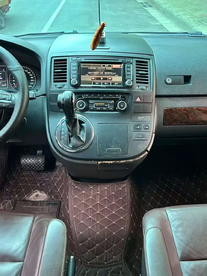 2012 Volkswagen Multivan 2.0T 204HP L4 7DCT,autocango,china used car exporter,china ev exporter,chinese used car exporter,chinese used ev exporter