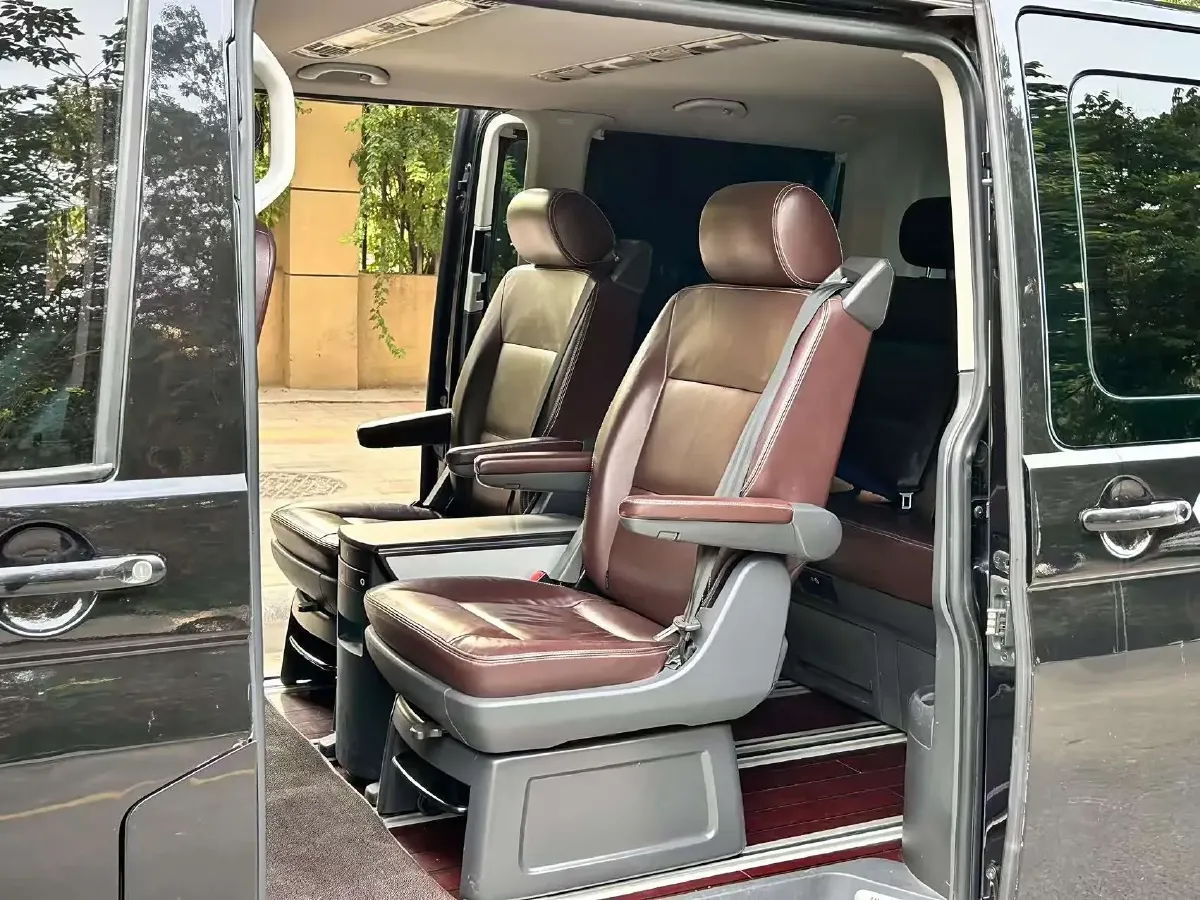 2012 Volkswagen Multivan 2.0T 204HP L4 7DCT,autocango,china used car exporter,china ev exporter,chinese used car exporter,chinese used ev exporter