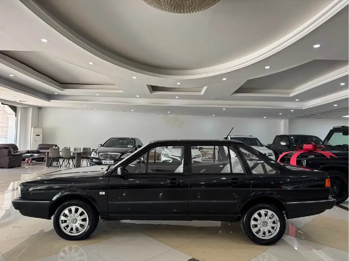 2004 Volkswagen Santana Classic 1.6L 87HP L4 5MT,autocango,china used car exporter,china ev exporter,chinese used car exporter,chinese used ev exporter