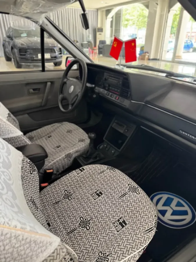2004 Volkswagen Santana Classic 1.6L 87HP L4 5MT,autocango,china used car exporter,china ev exporter,chinese used car exporter,chinese used ev exporter