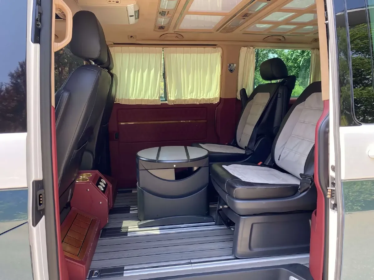 2018 Volkswagen Multivan 2.0T 204HP L4 7DCT,autocango,china used car exporter,china ev exporter,chinese used car exporter,chinese used ev exporter