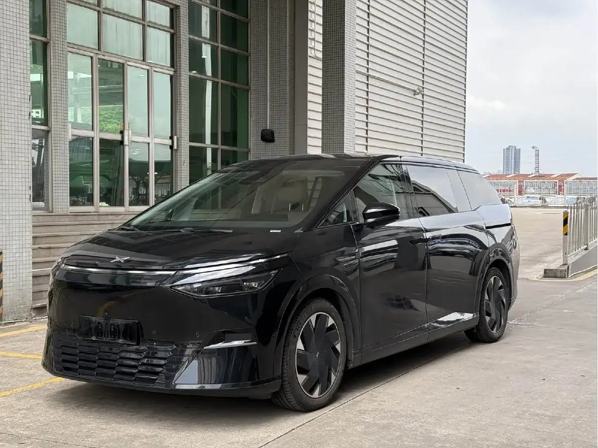2024 Xpeng X9 BEV 101.5KWH
