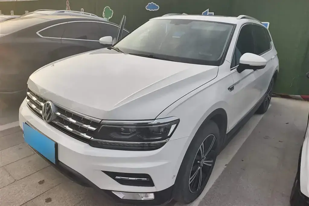 2018 Volkswagen Tiguan L 2.0T 186HP L4 7DCT