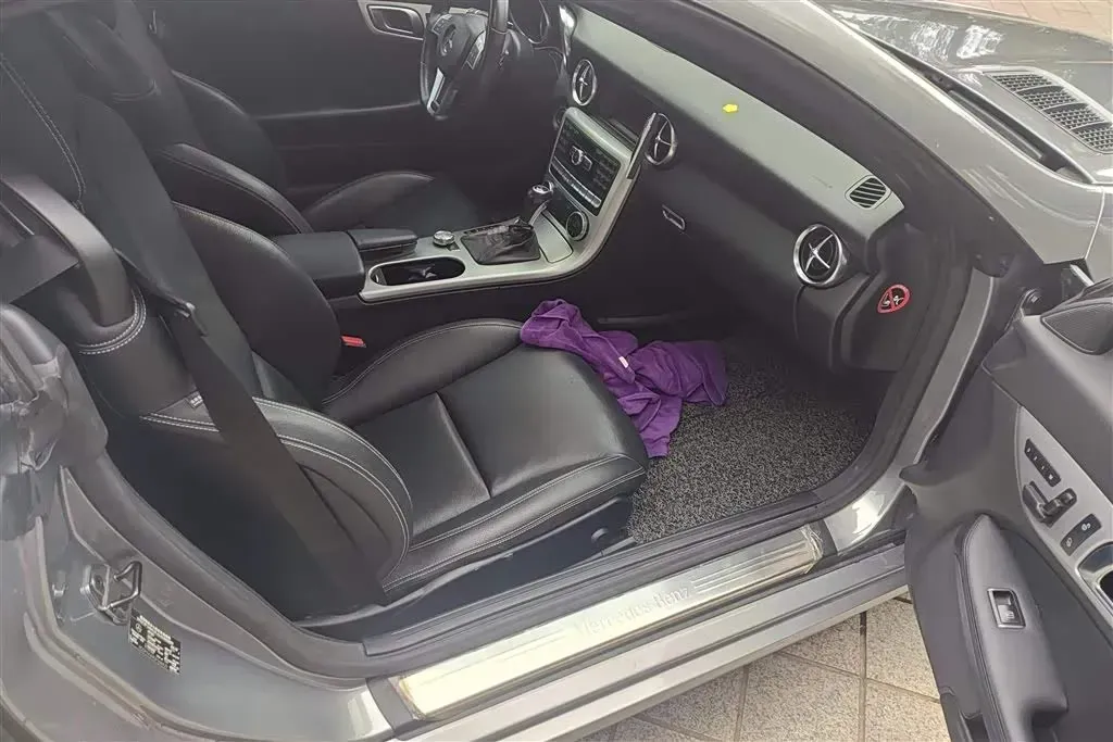 2011 Mercedes-Benz SLK Class 1.8T 184HP L4 7AT,autocango,china used car exporter,china ev exporter,chinese used car exporter,chinese used ev exporter