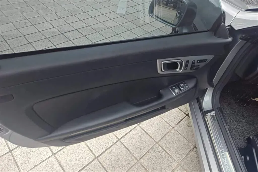 2011 Mercedes-Benz SLK Class 1.8T 184HP L4 7AT,autocango,china used car exporter,china ev exporter,chinese used car exporter,chinese used ev exporter