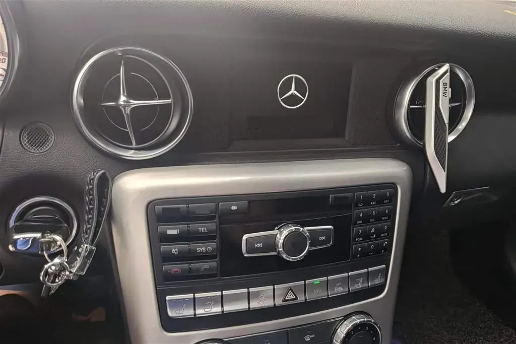 2011 Mercedes-Benz SLK Class 1.8T 184HP L4 7AT,autocango,china used car exporter,china ev exporter,chinese used car exporter,chinese used ev exporter