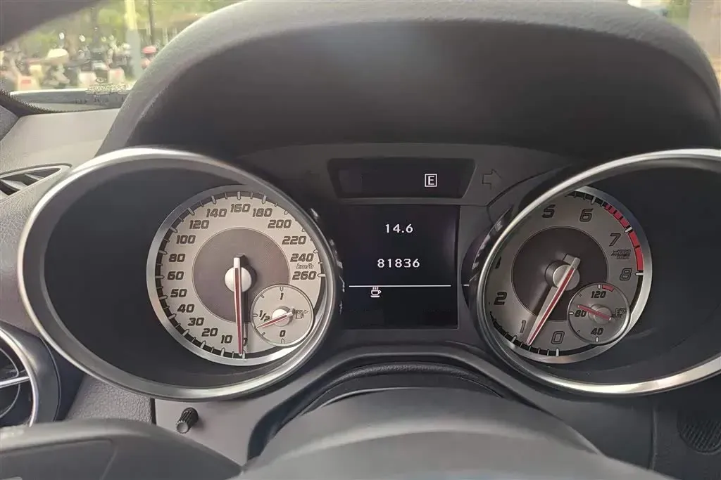 2011 Mercedes-Benz SLK Class 1.8T 184HP L4 7AT,autocango,china used car exporter,china ev exporter,chinese used car exporter,chinese used ev exporter