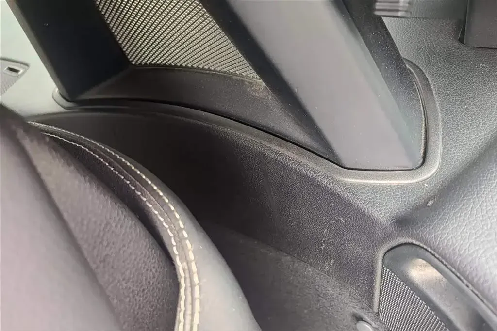 2011 Mercedes-Benz SLK Class 1.8T 184HP L4 7AT,autocango,china used car exporter,china ev exporter,chinese used car exporter,chinese used ev exporter