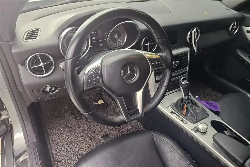 2011 Mercedes-Benz SLK Class 1.8T 184HP L4 7AT,autocango,china used car exporter,china ev exporter,chinese used car exporter,chinese used ev exporter