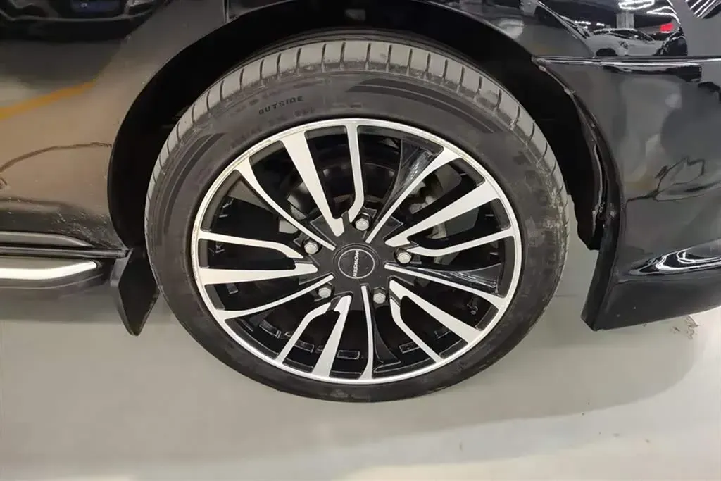 2020 Ford Tourneo 2.0T 203HP L4 5MT,autocango,china used car exporter,china ev exporter,chinese used car exporter,chinese used ev exporter