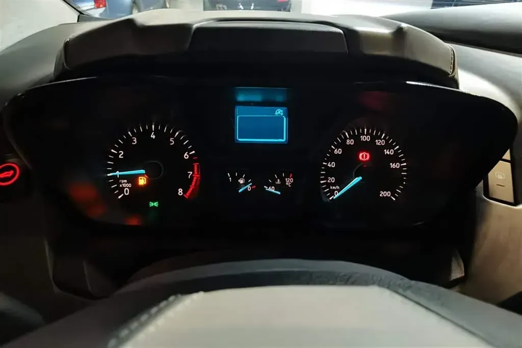 2020 Ford Tourneo 2.0T 203HP L4 5MT,autocango,china used car exporter,china ev exporter,chinese used car exporter,chinese used ev exporter