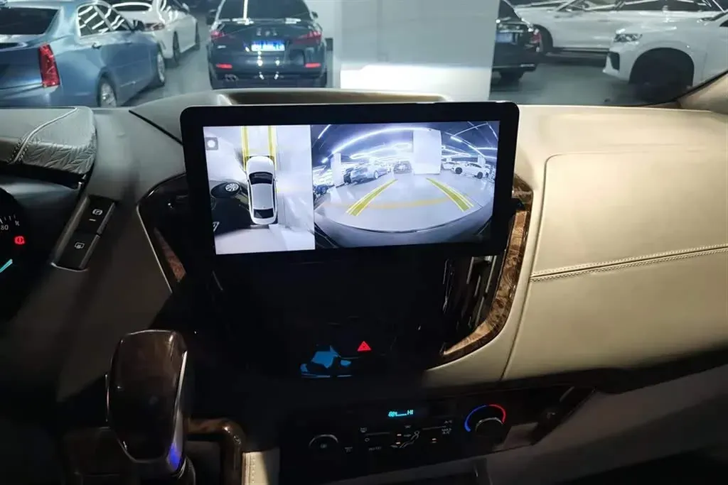 2020 Ford Tourneo 2.0T 203HP L4 5MT,autocango,china used car exporter,china ev exporter,chinese used car exporter,chinese used ev exporter