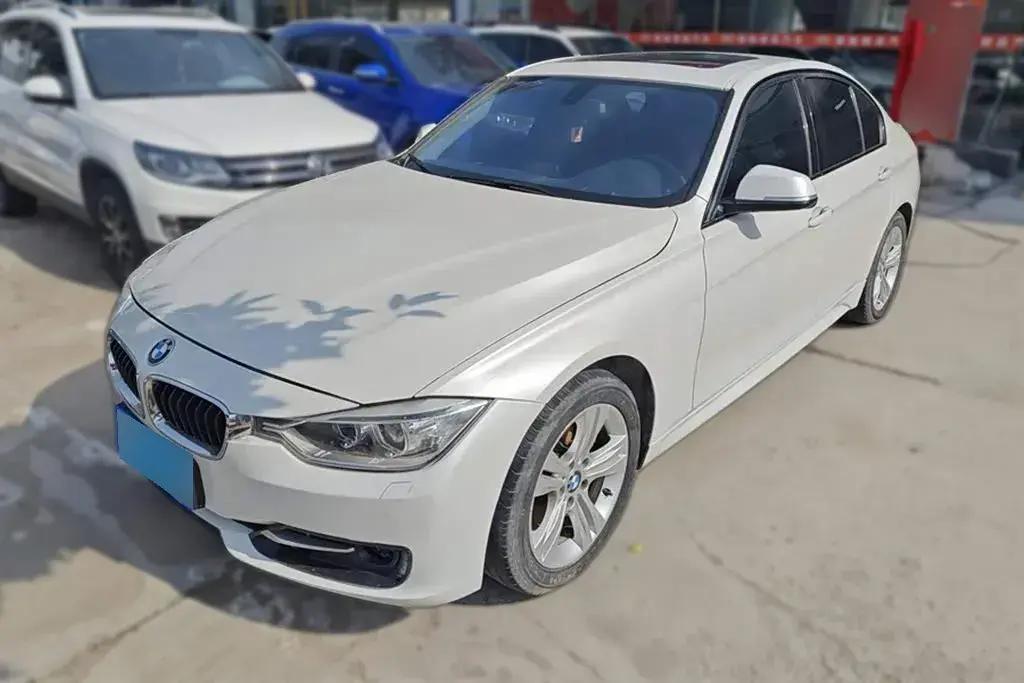 2014 BMW 3 Series 2.0T 184HP L4 8AT
