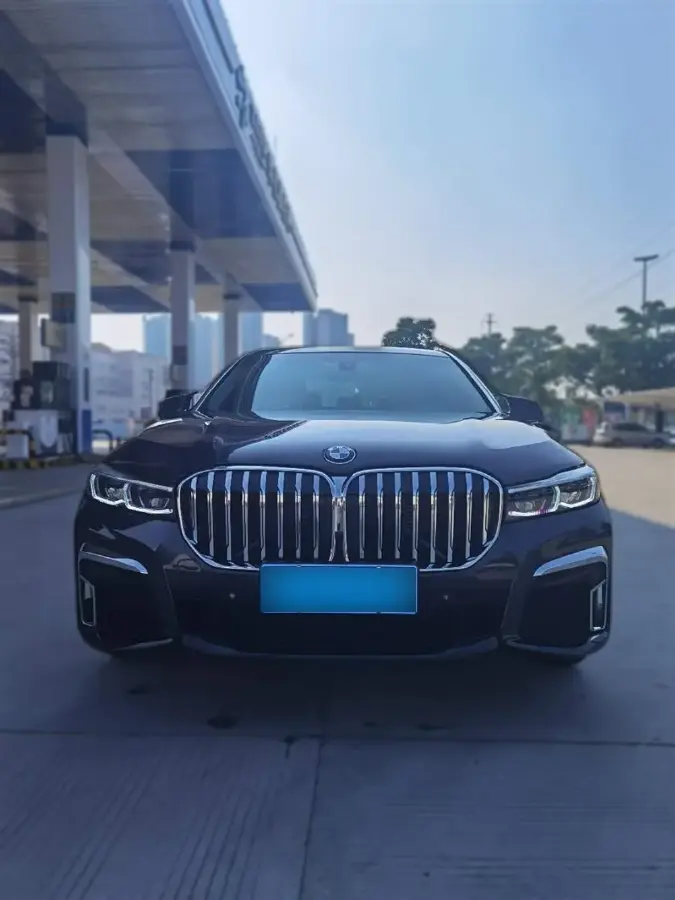 2011 BMW 7 Series 3.0L 258HP L6 6AT