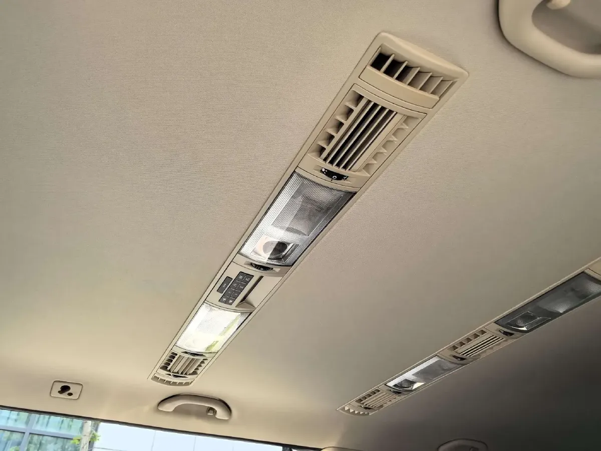 2012 Volkswagen Multivan 2.0T 204HP L4 7DCT,autocango,china used car exporter,china ev exporter,chinese used car exporter,chinese used ev exporter