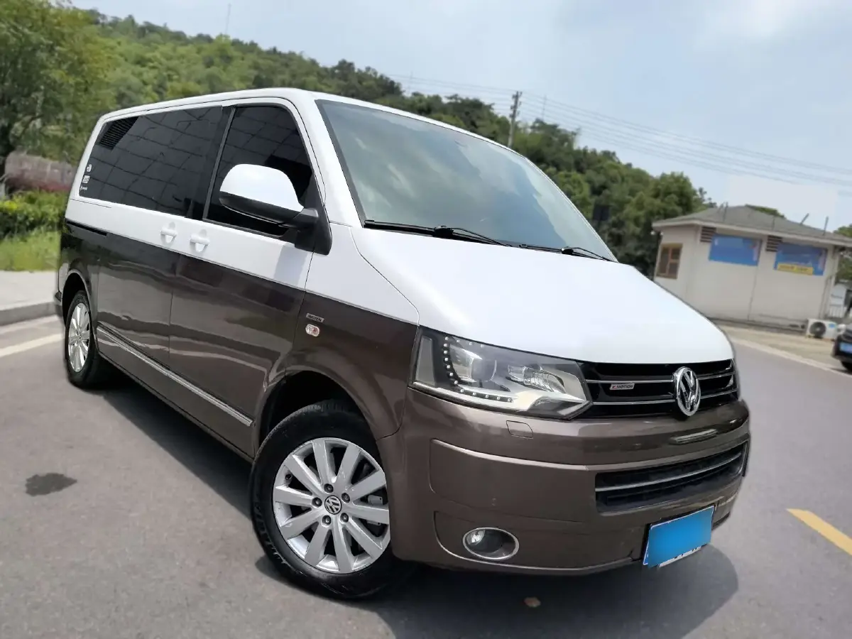 2012 Volkswagen Multivan 2.0T 204HP L4 7DCT