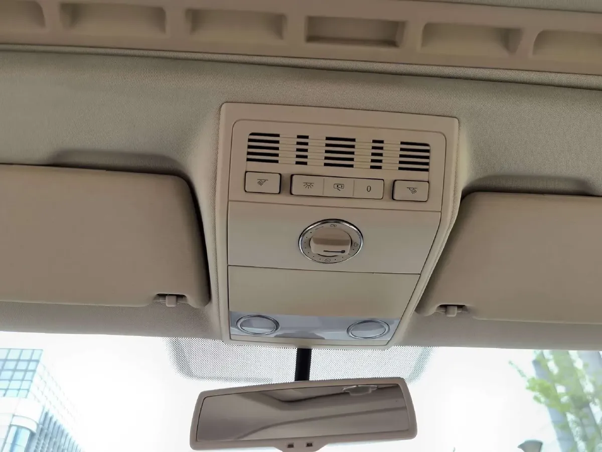 2012 Volkswagen Multivan 2.0T 204HP L4 7DCT,autocango,china used car exporter,china ev exporter,chinese used car exporter,chinese used ev exporter