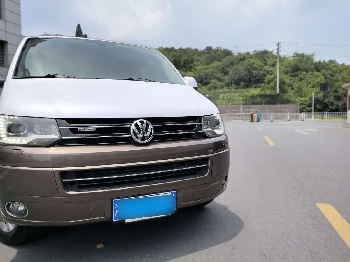 2012 Volkswagen Multivan 2.0T 204HP L4 7DCT,autocango,china used car exporter,china ev exporter,chinese used car exporter,chinese used ev exporter