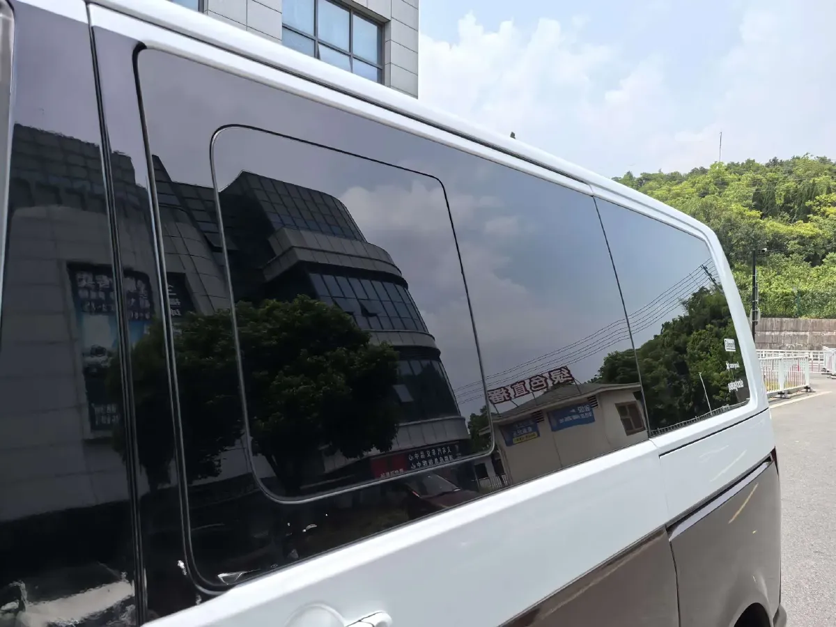 2012 Volkswagen Multivan 2.0T 204HP L4 7DCT,autocango,china used car exporter,china ev exporter,chinese used car exporter,chinese used ev exporter