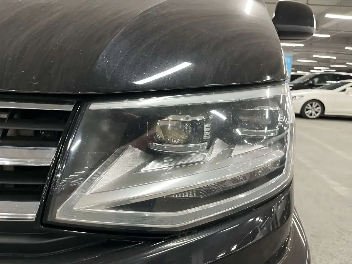 2017 Volkswagen Caravelle 2.0T 204HP L4 7DCT,autocango,china used car exporter,china ev exporter,chinese used car exporter,chinese used ev exporter