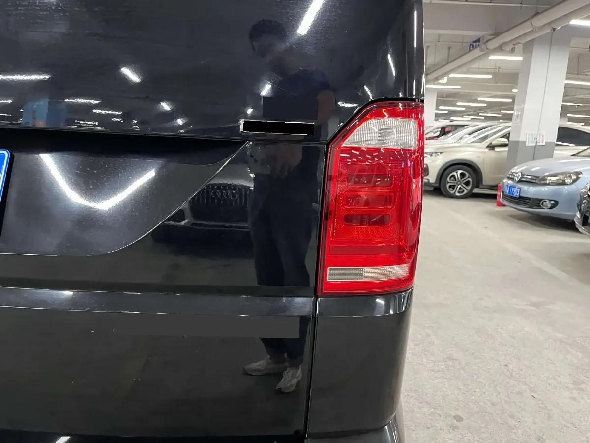 2017 Volkswagen Caravelle 2.0T 204HP L4 7DCT,autocango,china used car exporter,china ev exporter,chinese used car exporter,chinese used ev exporter