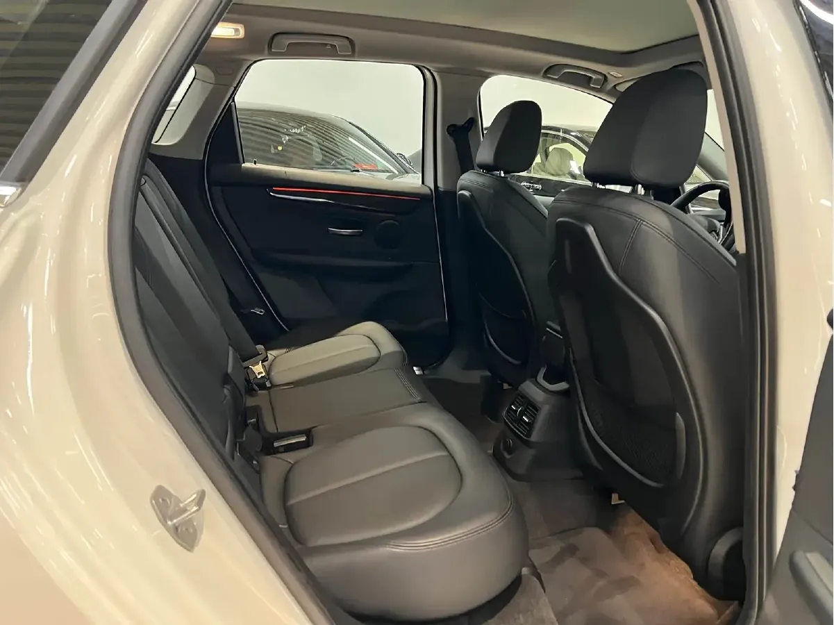 2018 BMW 2 Series Wagon 2.0T 192HP L4 8AT,autocango,china used car exporter,china ev exporter,chinese used car exporter,chinese used ev exporter