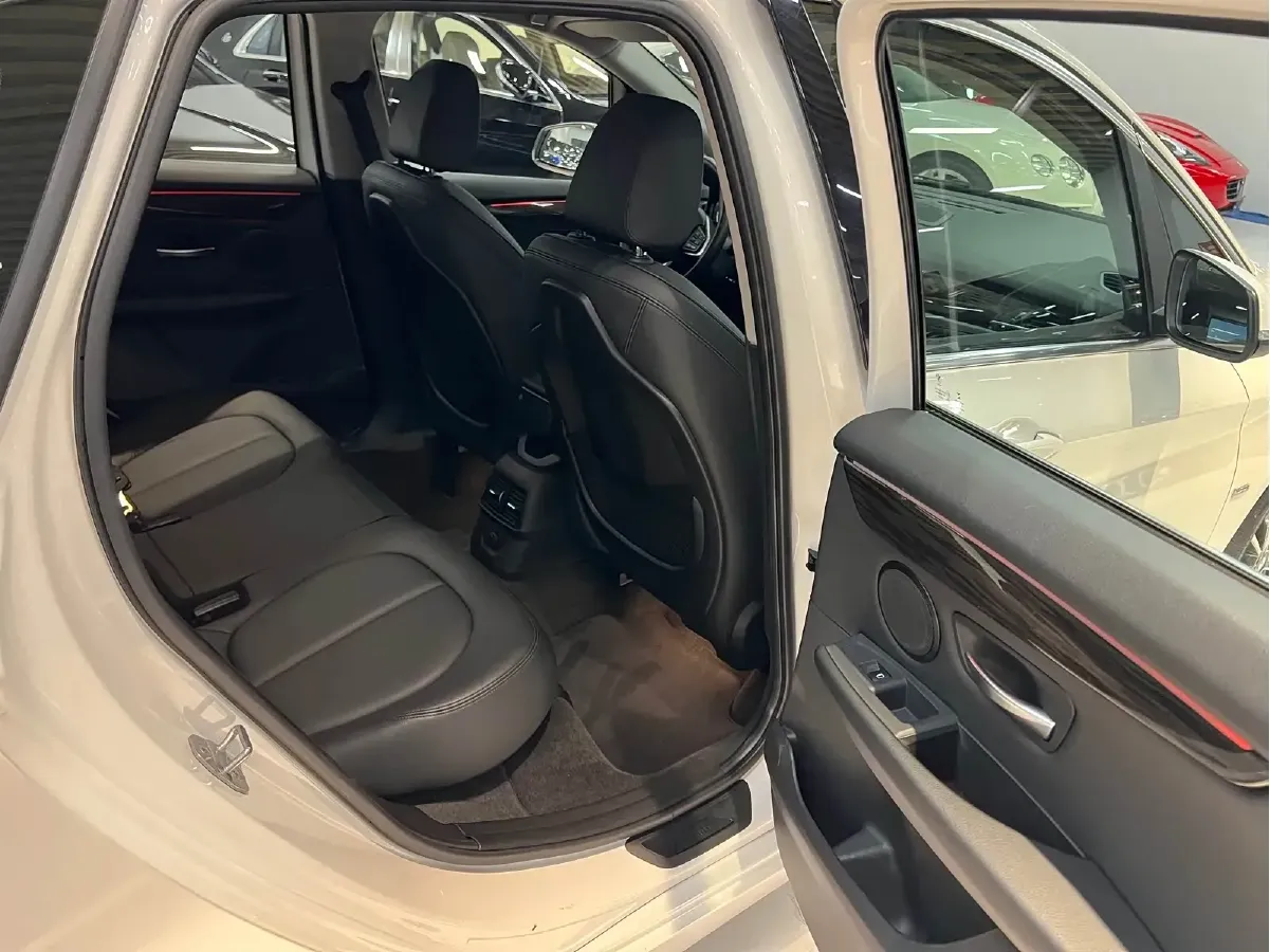 2018 BMW 2 Series Wagon 2.0T 192HP L4 8AT,autocango,china used car exporter,china ev exporter,chinese used car exporter,chinese used ev exporter