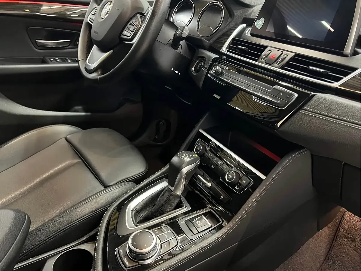 2018 BMW 2 Series Wagon 2.0T 192HP L4 8AT,autocango,china used car exporter,china ev exporter,chinese used car exporter,chinese used ev exporter