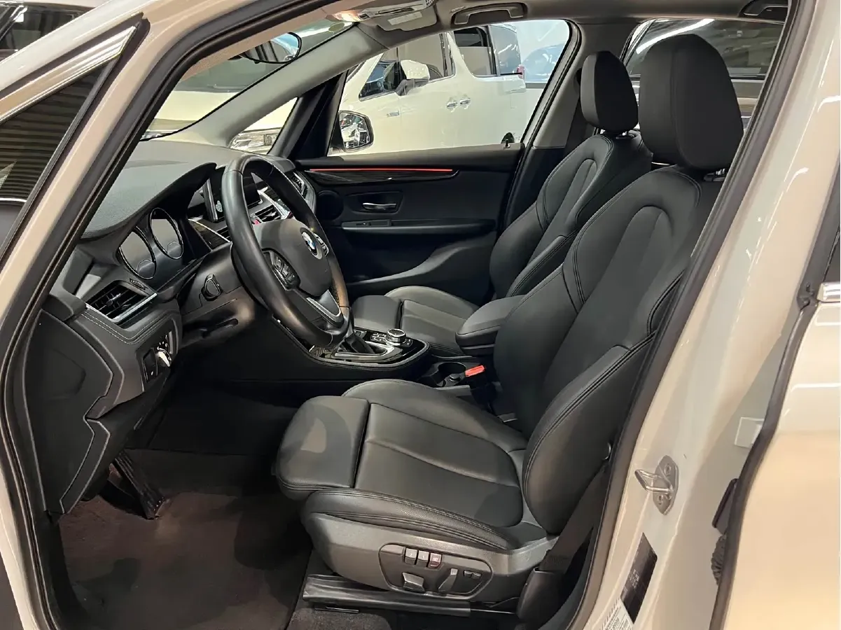 2018 BMW 2 Series Wagon 2.0T 192HP L4 8AT,autocango,china used car exporter,china ev exporter,chinese used car exporter,chinese used ev exporter