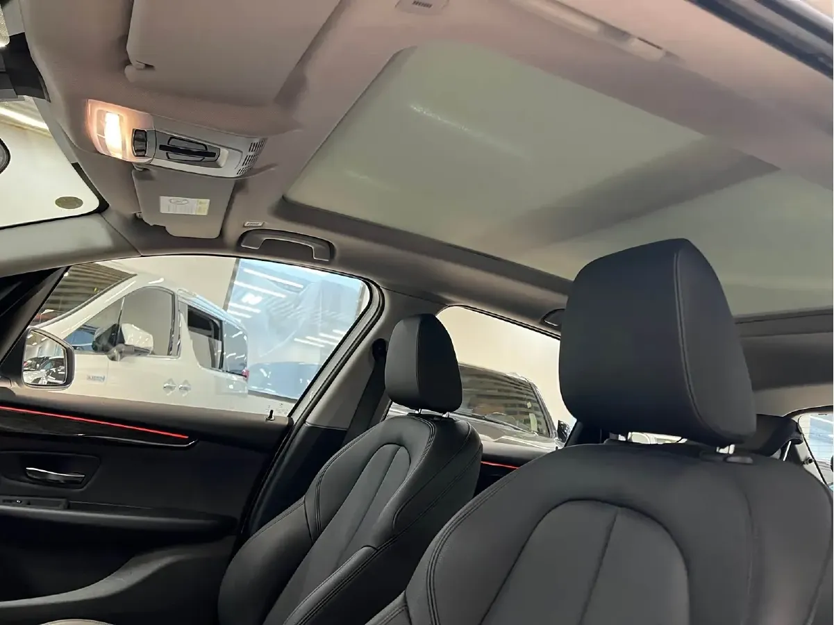 2018 BMW 2 Series Wagon 2.0T 192HP L4 8AT,autocango,china used car exporter,china ev exporter,chinese used car exporter,chinese used ev exporter