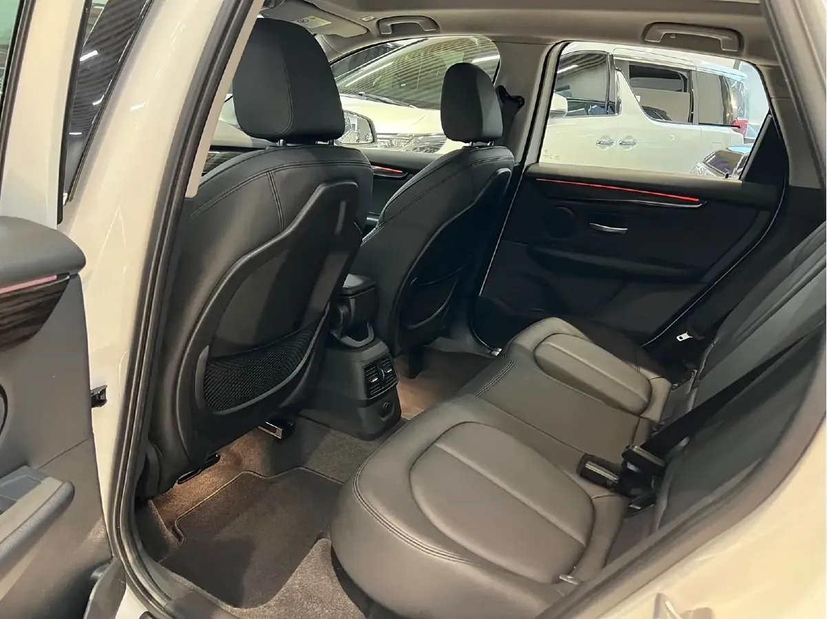 2018 BMW 2 Series Wagon 2.0T 192HP L4 8AT,autocango,china used car exporter,china ev exporter,chinese used car exporter,chinese used ev exporter