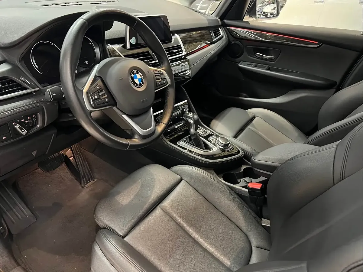 2018 BMW 2 Series Wagon 2.0T 192HP L4 8AT,autocango,china used car exporter,china ev exporter,chinese used car exporter,chinese used ev exporter