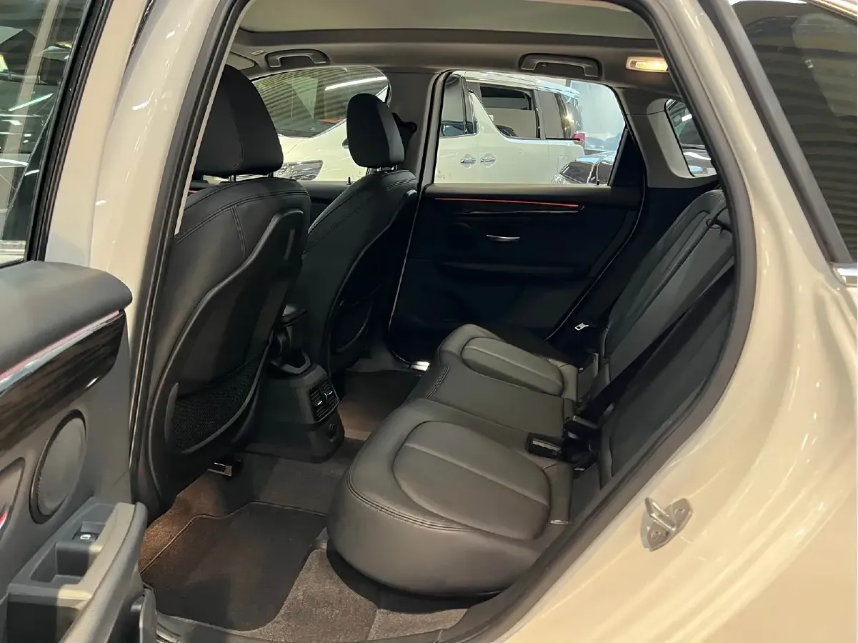 2018 BMW 2 Series Wagon 2.0T 192HP L4 8AT,autocango,china used car exporter,china ev exporter,chinese used car exporter,chinese used ev exporter