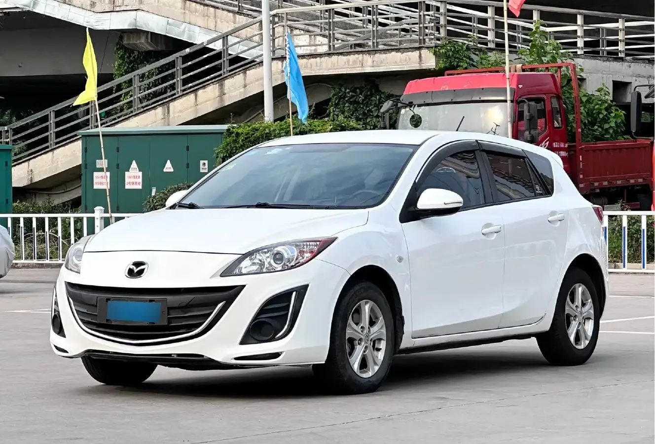 2015 Mazda 3 XingChi 1.6L 107HP L4 5MT