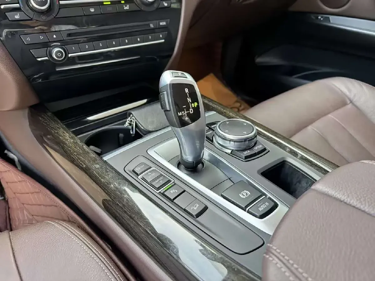 2014 BMW X5 3.0T 306HP L6 8AT,autocango,china used car exporter,china ev exporter,chinese used car exporter,chinese used ev exporter