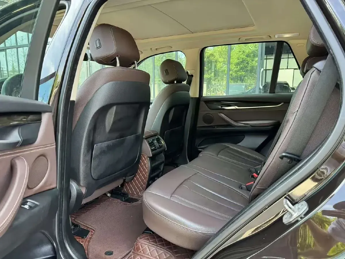 2014 BMW X5 3.0T 306HP L6 8AT,autocango,china used car exporter,china ev exporter,chinese used car exporter,chinese used ev exporter