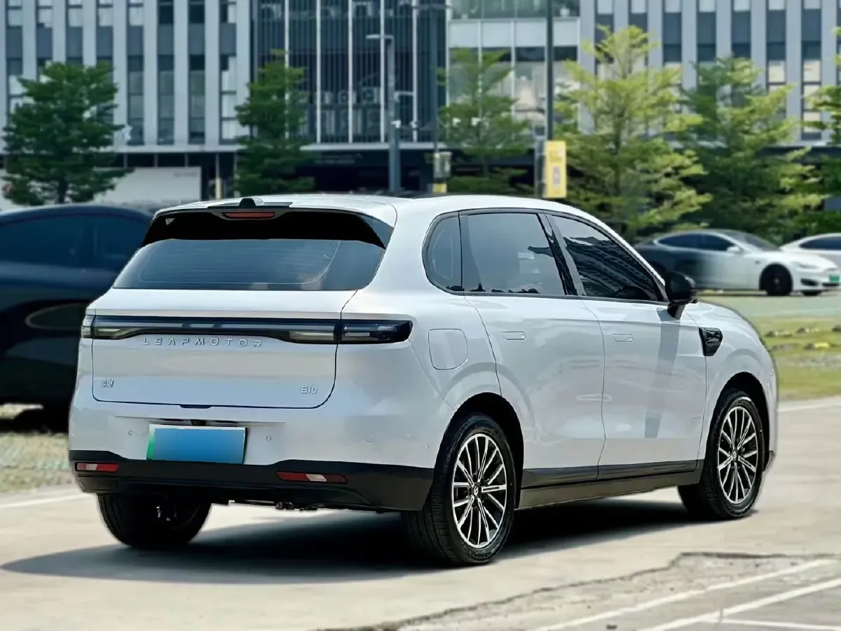 2025 Leapmotor B10 BEV 56.2KWH,autocango,china used car exporter,china ev exporter,chinese used car exporter,chinese used ev exporter