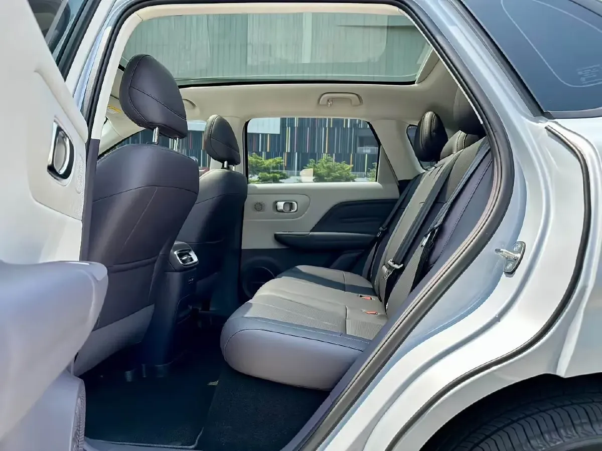 2025 Leapmotor B10 BEV 56.2KWH,autocango,china used car exporter,china ev exporter,chinese used car exporter,chinese used ev exporter