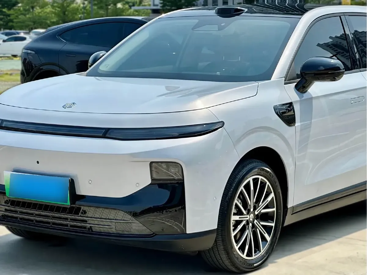 2025 Leapmotor B10 BEV 56.2KWH,autocango,china used car exporter,china ev exporter,chinese used car exporter,chinese used ev exporter