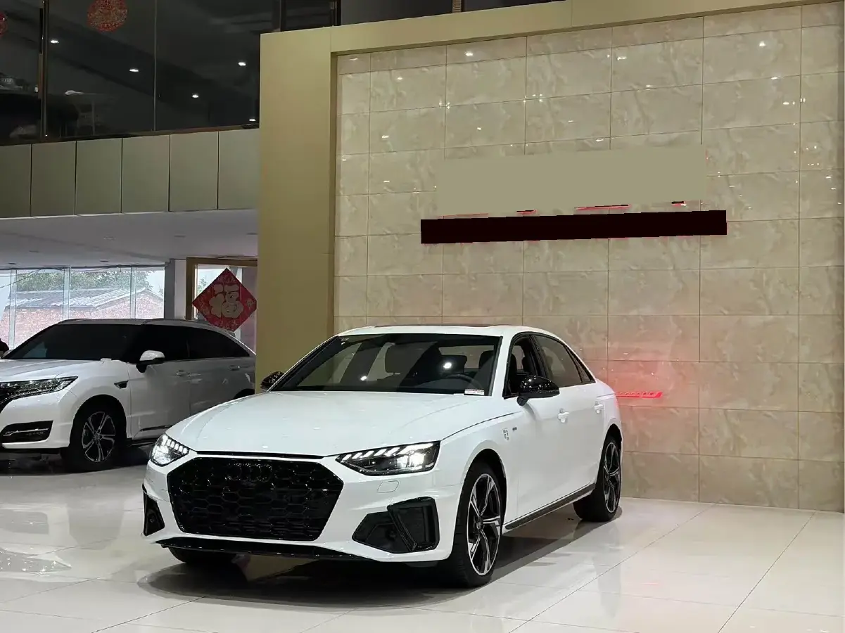 2025 Audi A4L 2.0T 190HP L4 7DCT